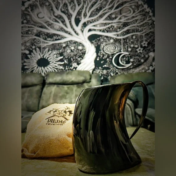 Black Viking Drinking Horn Mug large - Picture 7 of 12